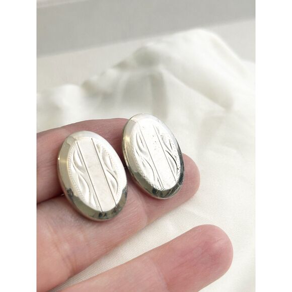 Silver Tone Vintage Etched Floral Oval Cufflinks - Picture 2 of 5